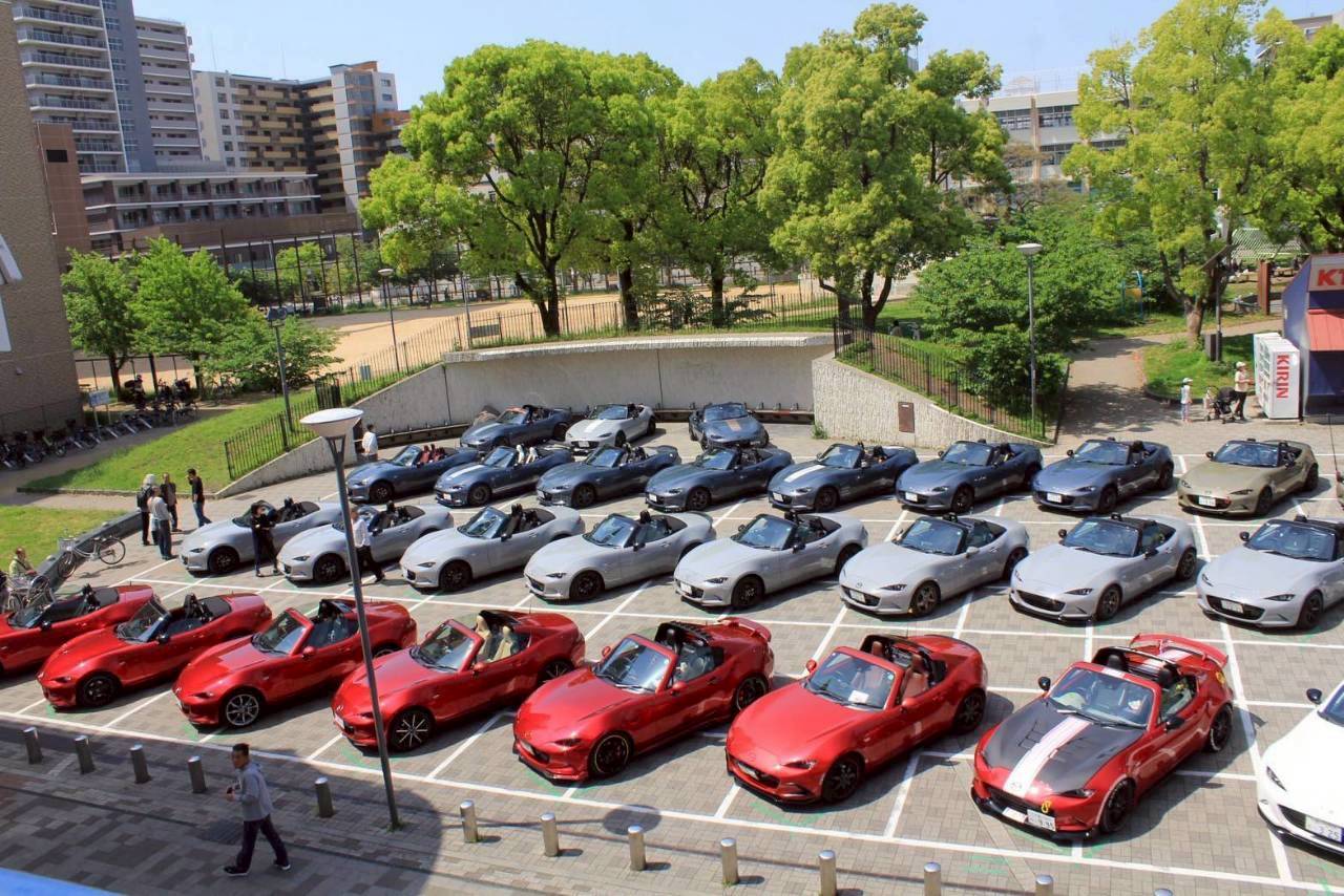 イベント参加者の歓談風景